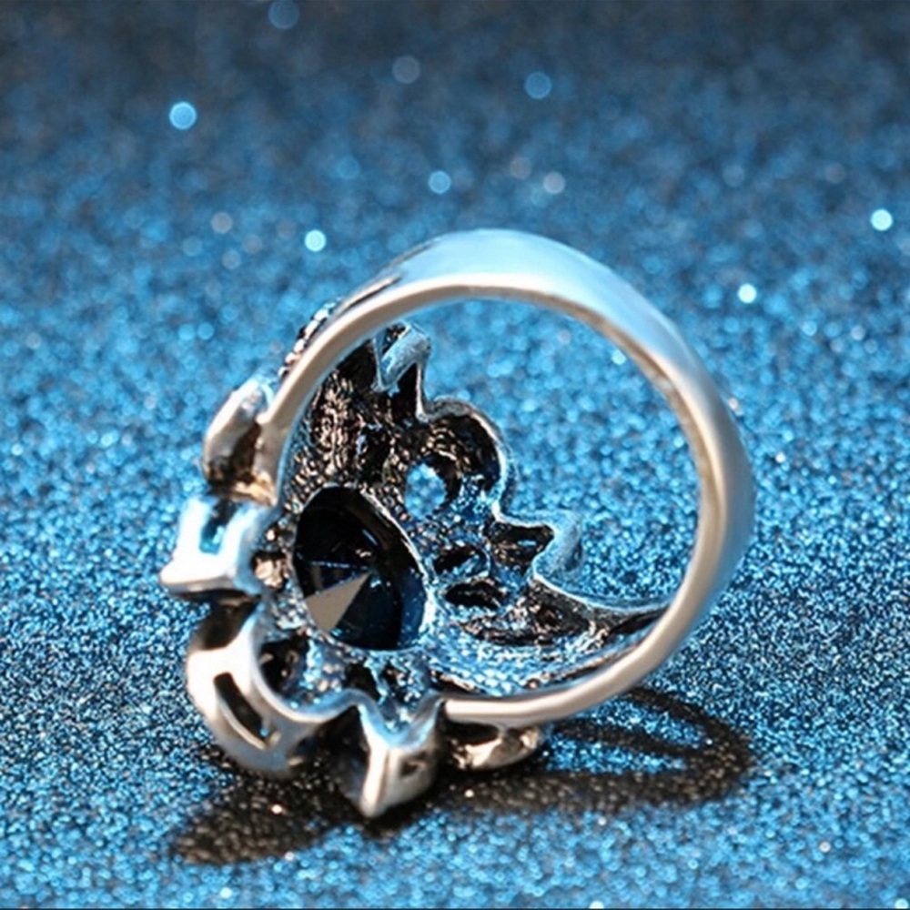 VINTAGE CRYSTAL ZIRCON RING - Picture 4 of 4